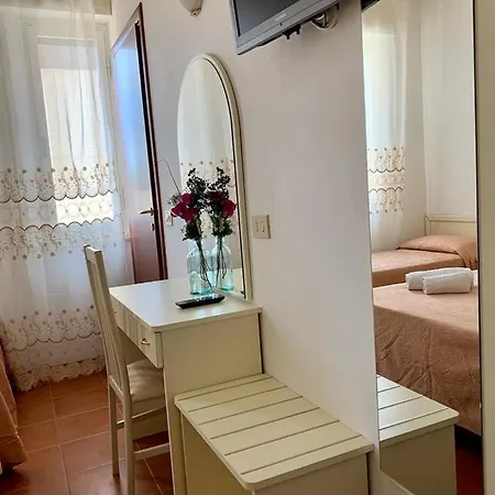 In Guest - New Cirene Big Quadruple 4 People With Breakfast Rimini