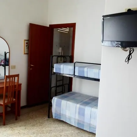 Pensionat In Guest - New Cirene Big Quadruple 4 People With Breakfast *