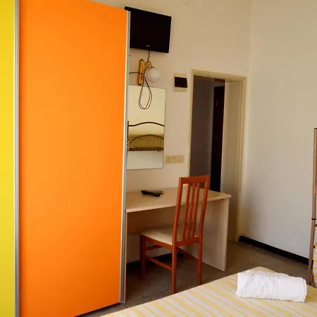 In Guest - New Cirene Big Quadruple 4 People With Breakfast Pensionat Rimini
