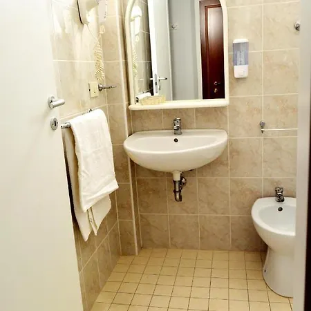 Pensión In Guest - New Cirene Big Quadruple 4 People With Breakfast *